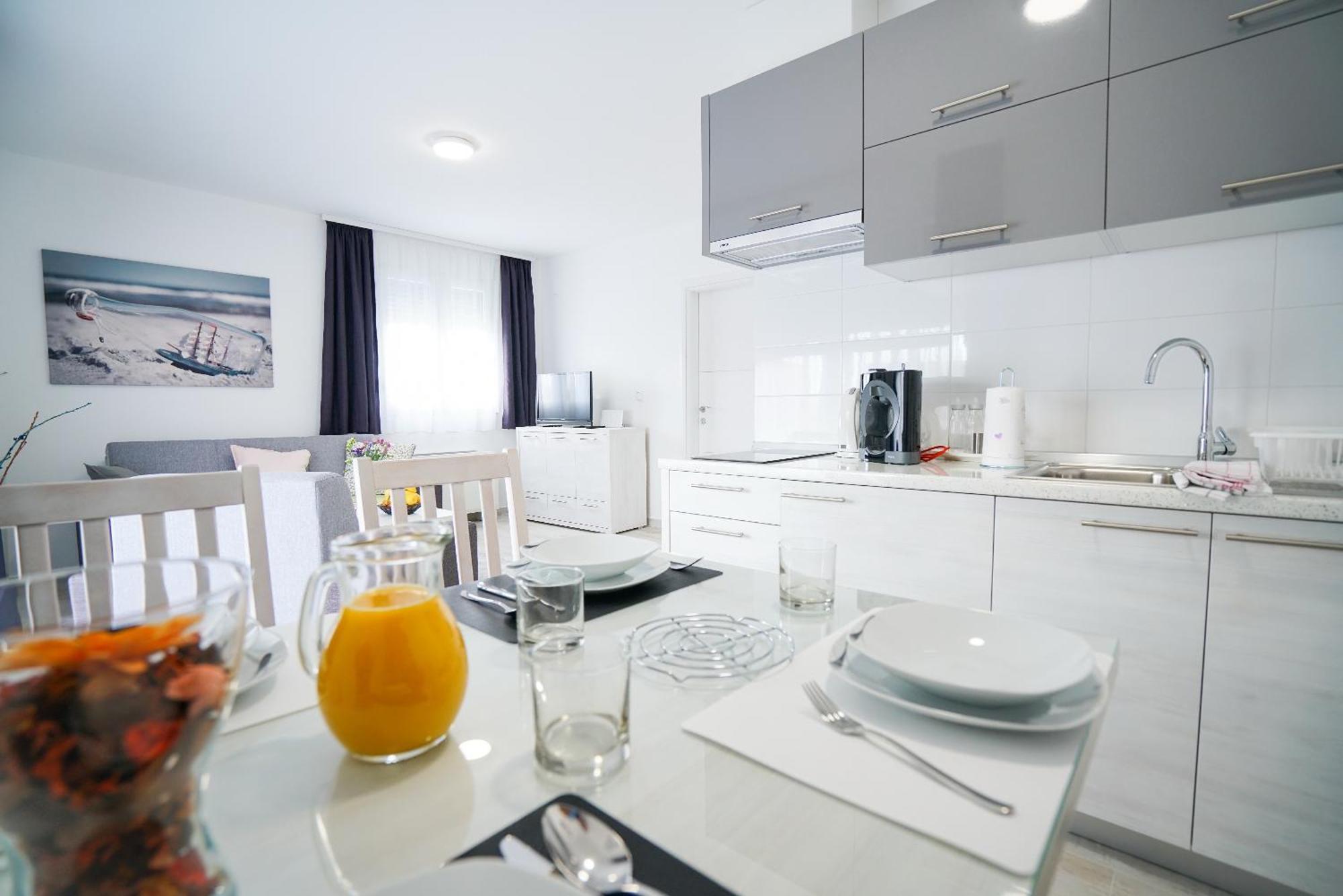 Apartmani Zupan Sukosan Ngoại thất bức ảnh