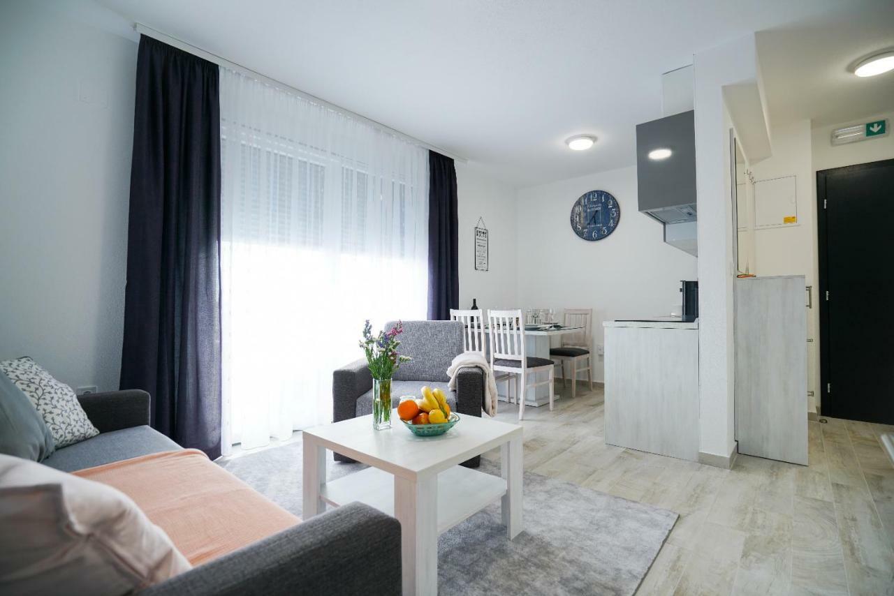Apartmani Zupan Sukosan Ngoại thất bức ảnh