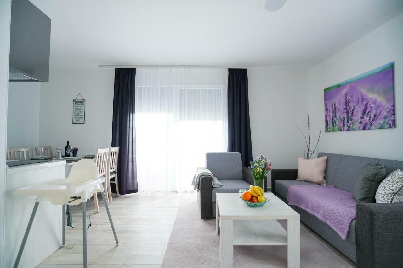 Apartmani Zupan Sukosan Ngoại thất bức ảnh