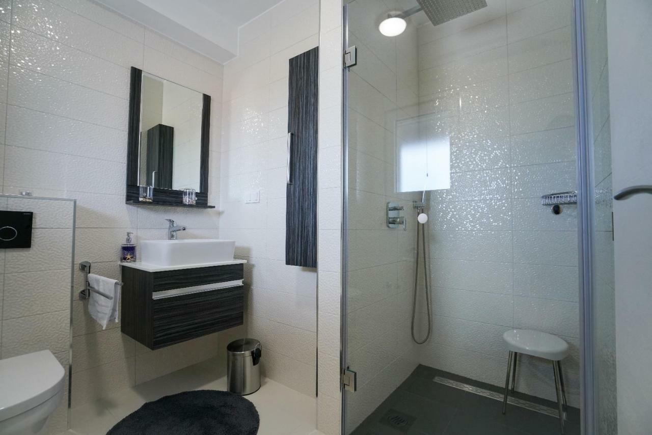 Apartmani Zupan Sukosan Ngoại thất bức ảnh