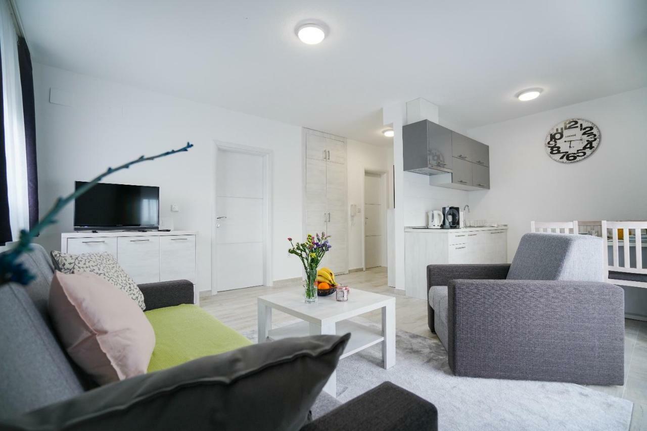 Apartmani Zupan Sukosan Ngoại thất bức ảnh