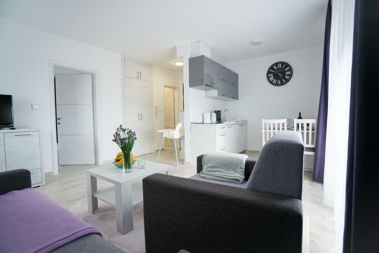 Apartmani Zupan Sukosan Ngoại thất bức ảnh